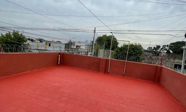 Casa en  venta de 3 ambientes con cochera, patio, terraza y parrilla - Wilde