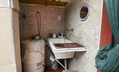 Casa en  venta de 3 ambientes con cochera, patio, terraza y parrilla - Wilde