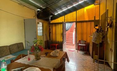 Casa en  venta de 3 ambientes con cochera, patio, terraza y parrilla - Wilde