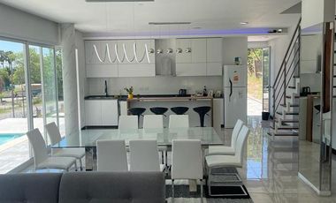 GRAN CASA A ESTRENAR EN BARRIO PRIVADO PUERTO URQUIZA FRENTE AL RIO  - Parana