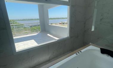 GRAN CASA A ESTRENAR EN BARRIO PRIVADO PUERTO URQUIZA FRENTE AL RIO  - Parana