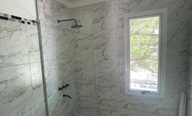 GRAN CASA A ESTRENAR EN BARRIO PRIVADO PUERTO URQUIZA FRENTE AL RIO  - Parana