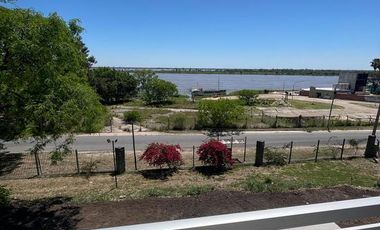 GRAN CASA A ESTRENAR EN BARRIO PRIVADO PUERTO URQUIZA FRENTE AL RIO  - Parana