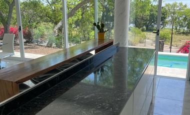 GRAN CASA A ESTRENAR EN BARRIO PRIVADO PUERTO URQUIZA FRENTE AL RIO  - Parana