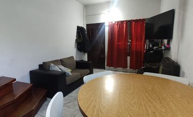 Casa en venta para dos familias de 3 ambiente y 2 ambientes  con cochera - Wilde