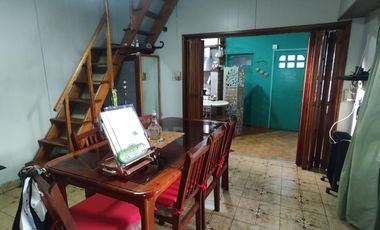 Casa en venta para dos familias de 3 ambiente y 2 ambientes  con cochera - Wilde