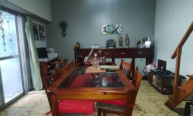 Casa en venta para dos familias de 3 ambiente y 2 ambientes  con cochera - Wilde