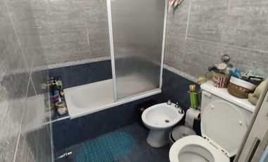 Casa en venta para dos familias de 3 ambiente y 2 ambientes  con cochera - Wilde