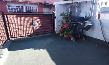 Casa en venta para dos familias de 3 ambiente y 2 ambientes  con cochera - Wilde