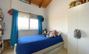 Venta - Casa al frente - 3 Dormitorios - con cochera y pileta – Funes City, Funes