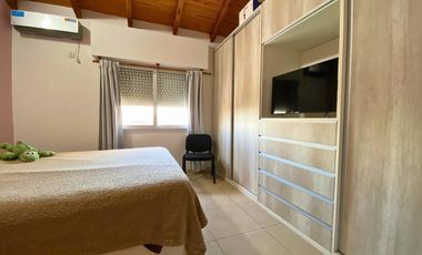 Venta - Casa al frente - 3 Dormitorios - con cochera y pileta – Funes City, Funes