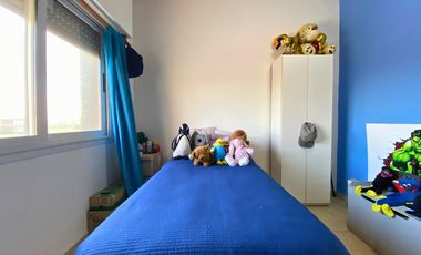 Venta - Casa al frente - 3 Dormitorios - con cochera y pileta – Funes City, Funes