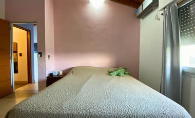 Venta - Casa al frente - 3 Dormitorios - con cochera y pileta – Funes City, Funes