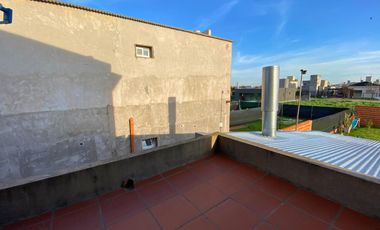 Venta - Casa al frente - 3 Dormitorios - con cochera y pileta – Funes City, Funes