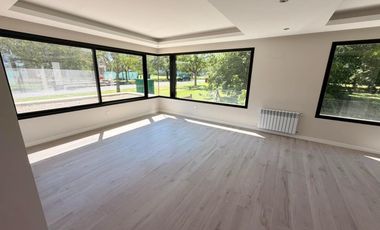 VENTA Casa 4 dormitorios en Kentucky Calidad Amenities