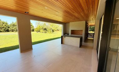 VENTA Casa 4 dormitorios en Kentucky Calidad Amenities