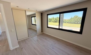 VENTA Casa 4 dormitorios en Kentucky Calidad Amenities