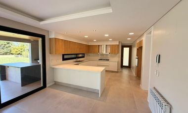 VENTA Casa 4 dormitorios en Kentucky Calidad Amenities