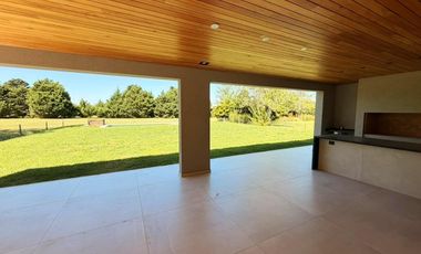 VENTA Casa 4 dormitorios en Kentucky Calidad Amenities