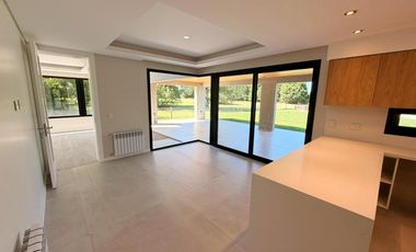 VENTA Casa 4 dormitorios en Kentucky Calidad Amenities