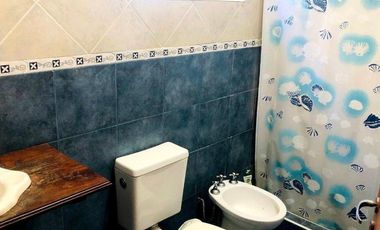 CASA CON OFICINA Y GALPON