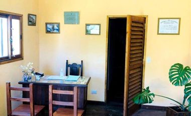 CASA CON OFICINA Y GALPON