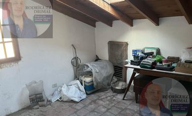 Casa en  Adrogue de dos plantas  a terminar