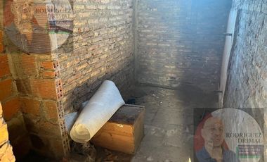 Casa en  Adrogue de dos plantas  a terminar