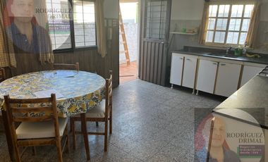 Casa en  Adrogue de dos plantas  a terminar