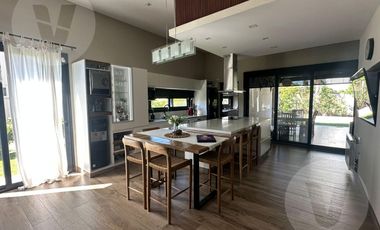 Casa en venta - Barrio Lagos de Canning