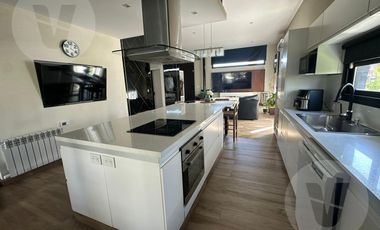 Casa en venta - Barrio Lagos de Canning