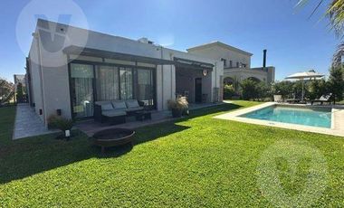 Casa en venta - Barrio Lagos de Canning