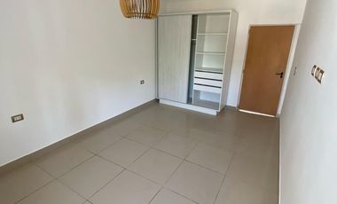 GRAN OPORTUNIDAD CASA A ESTRENAR ZONA SEMINARIO  - Parana