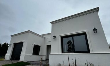 Casa en Barrio Privado Arenas Chico