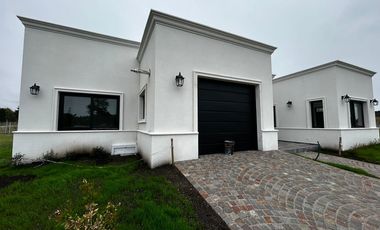 Casa en Barrio Privado Arenas Chico