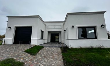 Casa en Barrio Privado Arenas Chico