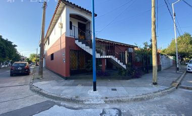 Venta PH 4 ambientes con cochera y patio en Wilde