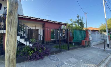Venta PH 4 ambientes con cochera y patio en Wilde