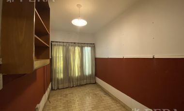 Venta PH 4 ambientes con cochera y patio en Wilde