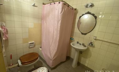 Venta PH 4 ambientes con cochera y patio en Wilde