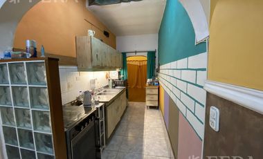 Venta PH 4 ambientes con cochera y patio en Wilde