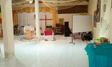 Local o Salón en Remedios De Escalada Este a metros de zona comercial Achaval