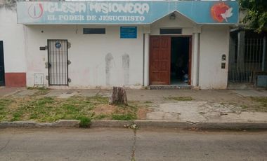 Local o Salón en Remedios De Escalada Este a metros de zona comercial Achaval