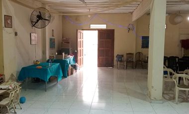 Local o Salón en Remedios De Escalada Este a metros de zona comercial Achaval