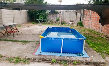 Local o Salón en Remedios De Escalada Este a metros de zona comercial Achaval