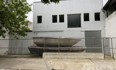 Galpón con oficinas actual Astillero en el bajo de San Isidro en venta