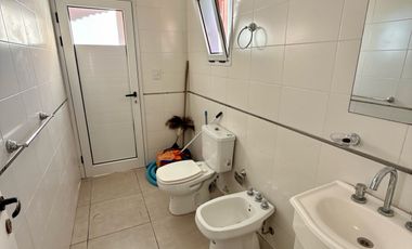 Casa en Funes norte - apto credito - apto uso comercial - Pileta -