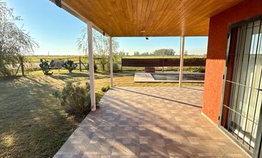 Casa en Funes norte - apto credito - apto uso comercial - Pileta -