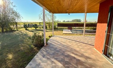 Casa en Funes norte - apto credito - apto uso comercial - Pileta -