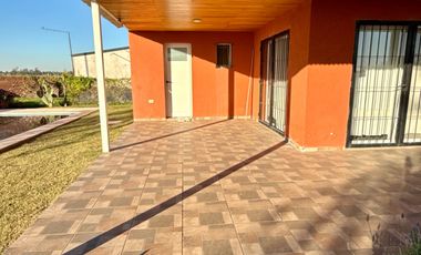 Casa en Funes norte - apto credito - apto uso comercial - Pileta -